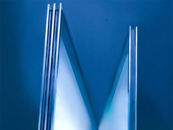 How is inflatable insulating glass produced?